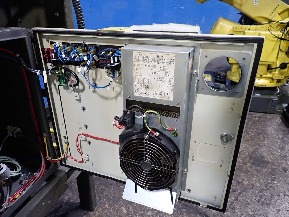 Fanuc 2013 Fanuc R2000ib 165f Robot
