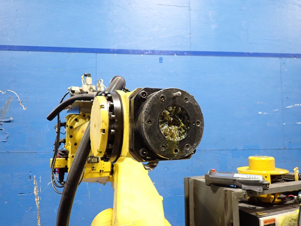 Fanuc 2013 Fanuc R2000ib 165f Robot