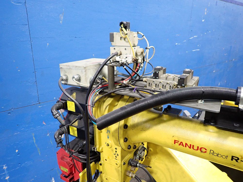 Fanuc 2013 Fanuc R2000ib 165f Robot
