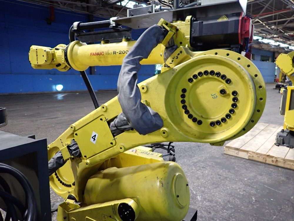 Fanuc 2013 Fanuc R2000ib 165f Robot
