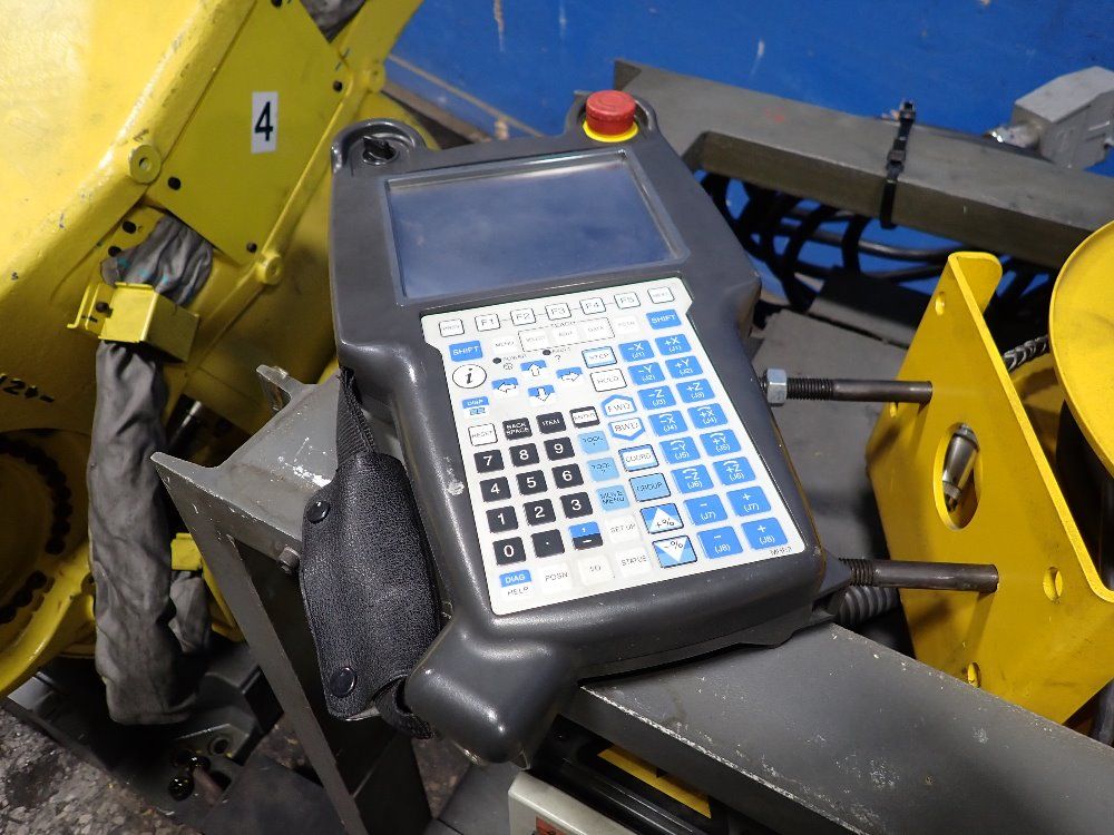 Fanuc 2013 Fanuc R2000ib 165f Robot