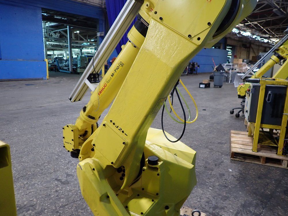 Fanuc 2013 Fanuc M710ic 50 Robot