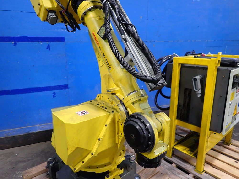 Fanuc 2013 Fanuc M710ic 50 Robot
