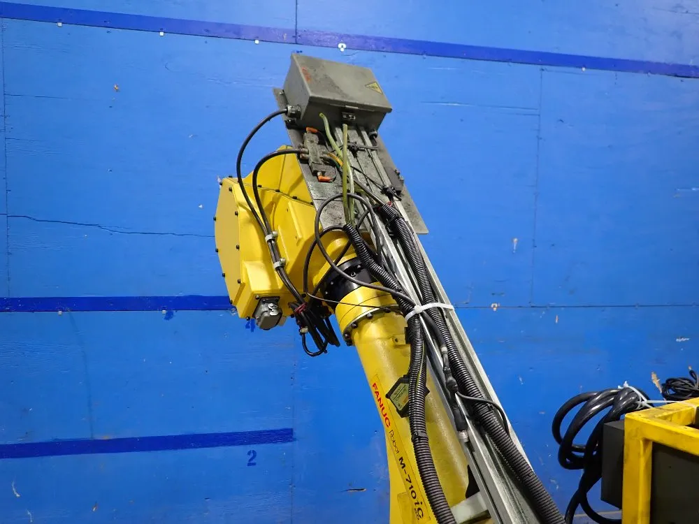 Fanuc 2013 Fanuc M710ic 50 Robot