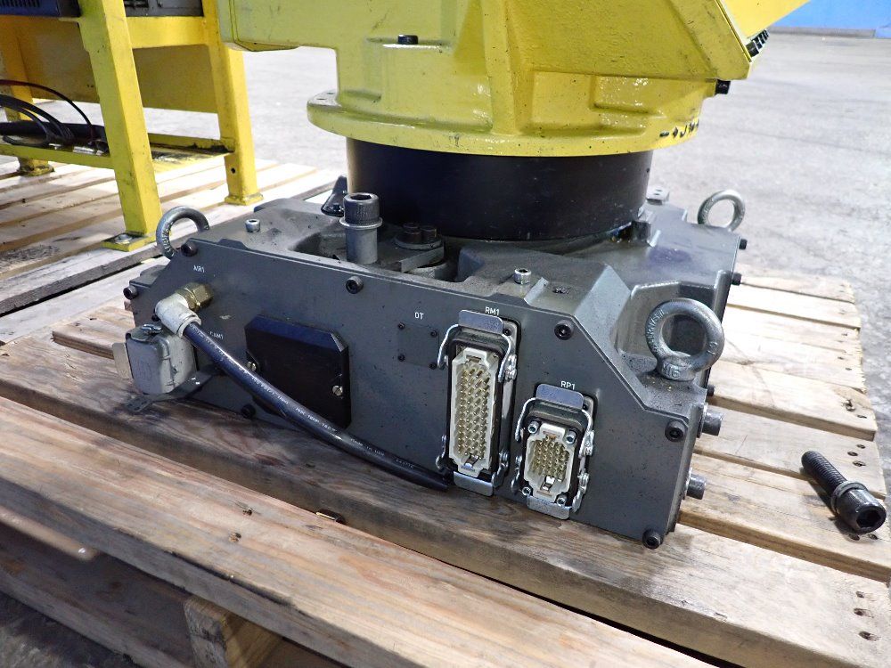 Fanuc 2013 Fanuc M710ic 50 Robot