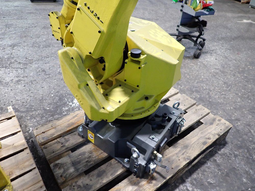 Fanuc 2013 Fanuc M710ic 50 Robot
