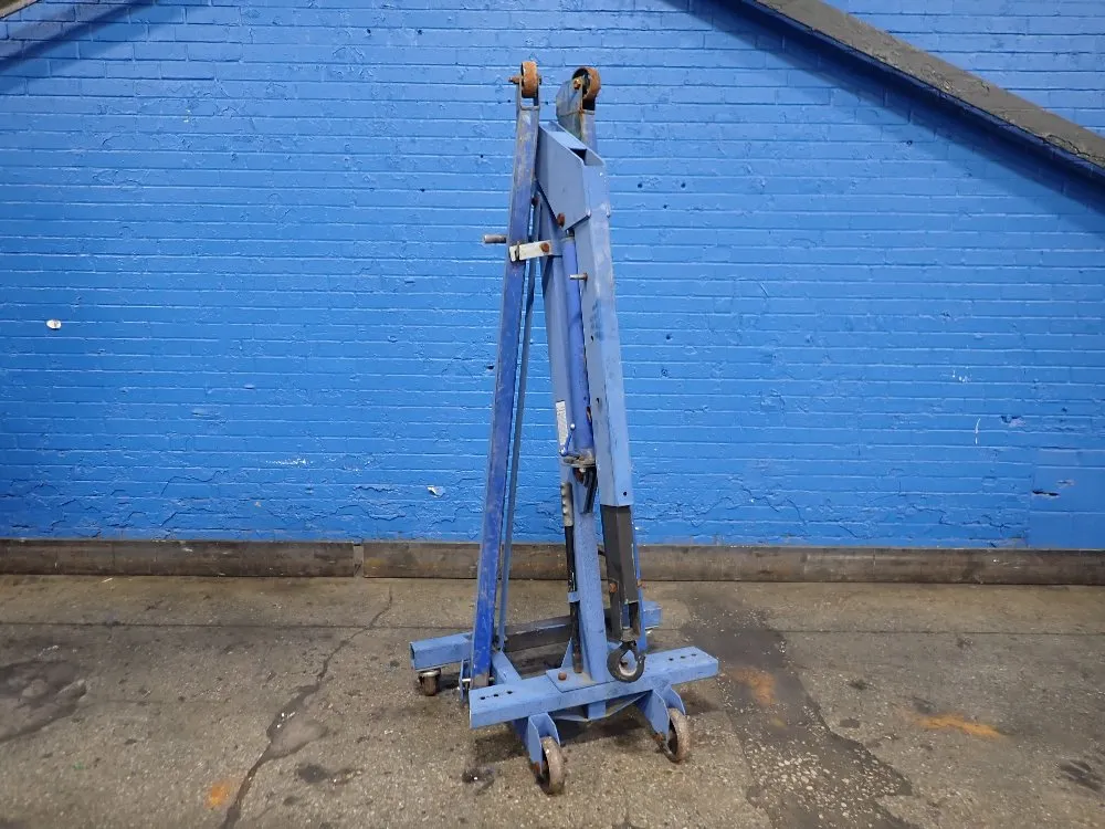 ENGINE HOIST
