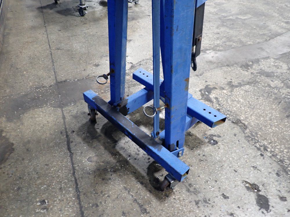 Grainger International Engine Hoist
