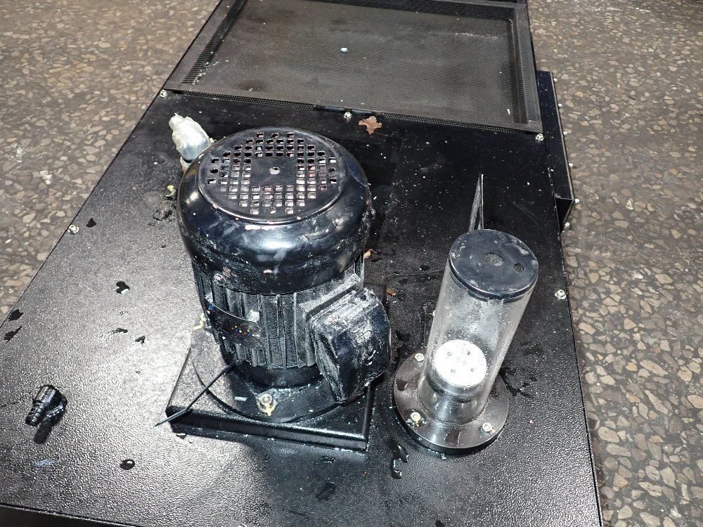 Fluid Containment/pump