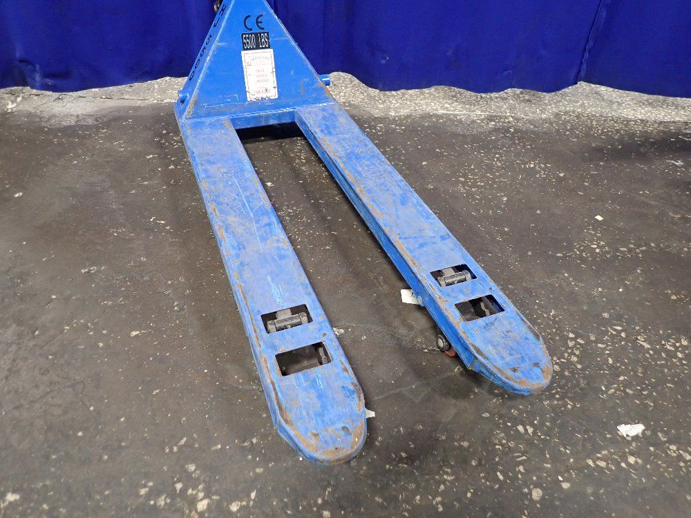  Pallet Jack