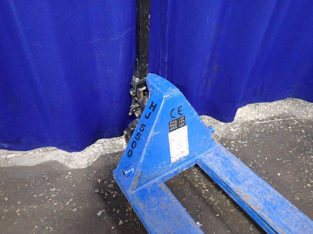  Pallet Jack