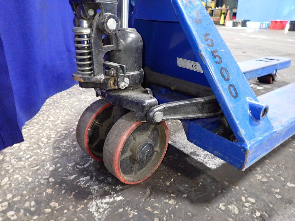  Pallet Jack
