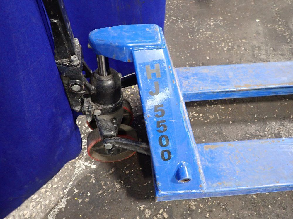  Pallet Jack