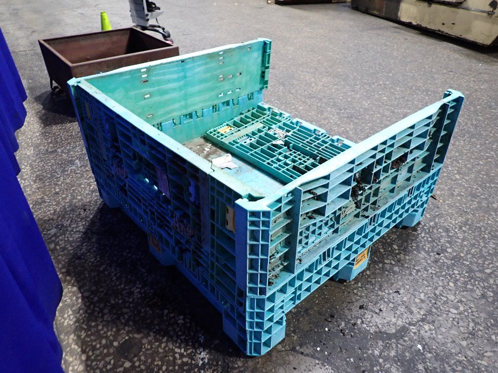 42" X 42" X 18 1/2" Plastic Collapsible Basket