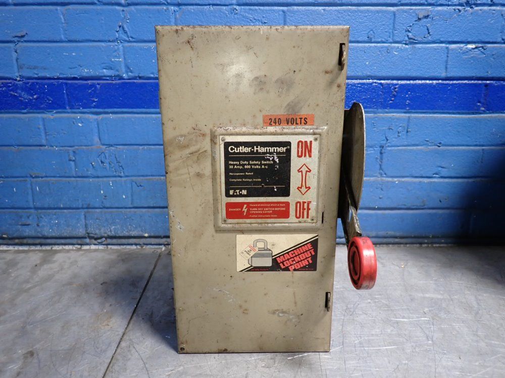 Cutler-hammer 30 Amps/600 Volts Fusible Disconnect - Dh361fgk