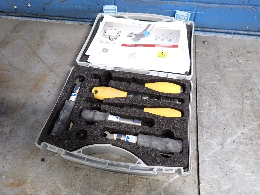 Universal Robotics Tooling