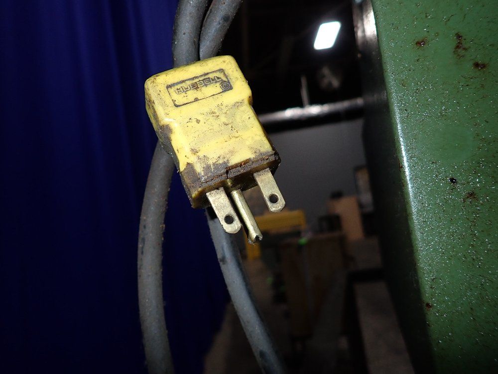 Enco 1983 Enco92030 Bench Lathe