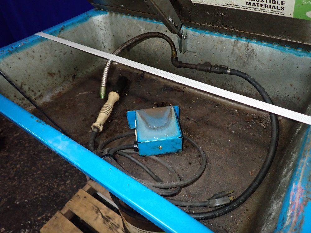 Crystal Clean 28" X 18" X 7" 54107t Parts Washer - 54107t