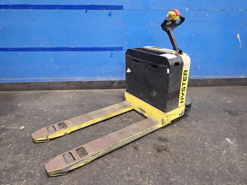 Hyster 4000 Lbs Electric Pallet Jack - W40z