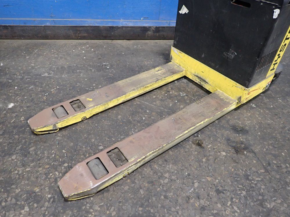 Hyster 4000 Lbs Electric Pallet Jack - W40z