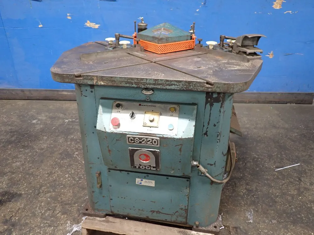 Amada Tool 1975 Amada Tool Cs220 Metal Notcher