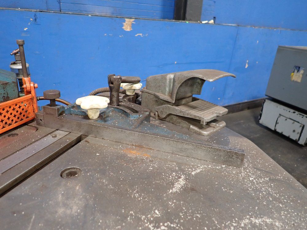 Amada Tool 1975 Amada Tool Cs220 Metal Notcher