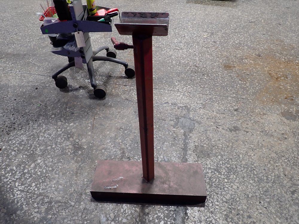  Pallet Jack Stand