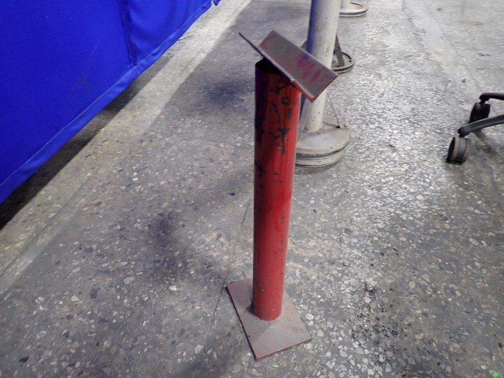  Pallet Jack Stand