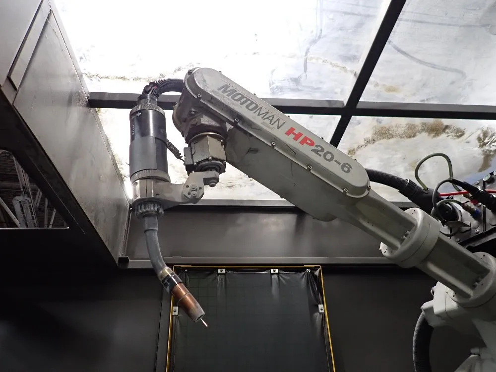 Yaskawamotoman 2005 Yaskawamotoman Yrhp20a10 Robot Cell