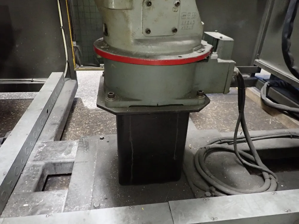 Yaskawamotoman 2005 Yaskawamotoman Yrhp20a10 Robot Cell
