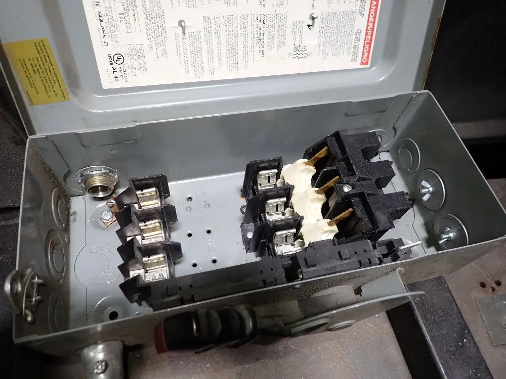 Yaskawamotoman 2005 Yaskawamotoman Yrhp20a10 Robot Cell