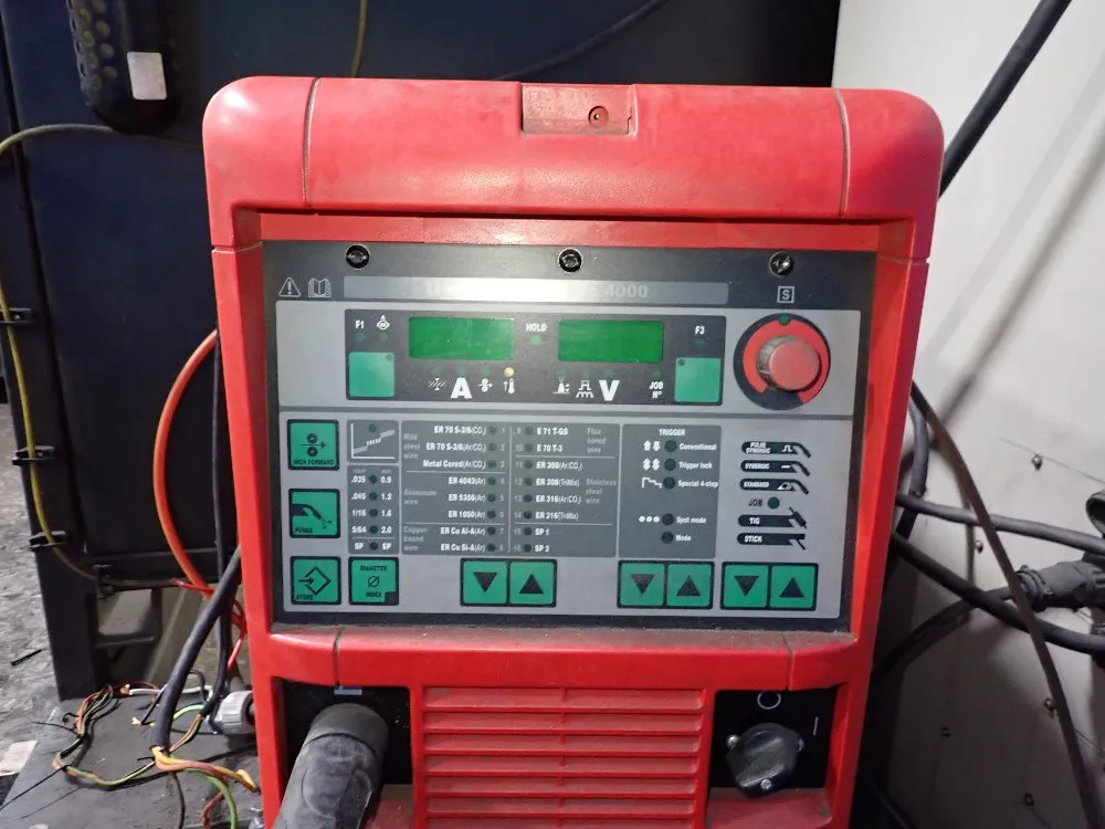 Yaskawamotoman 2005 Yaskawamotoman Yrhp20a10 Robot Cell
