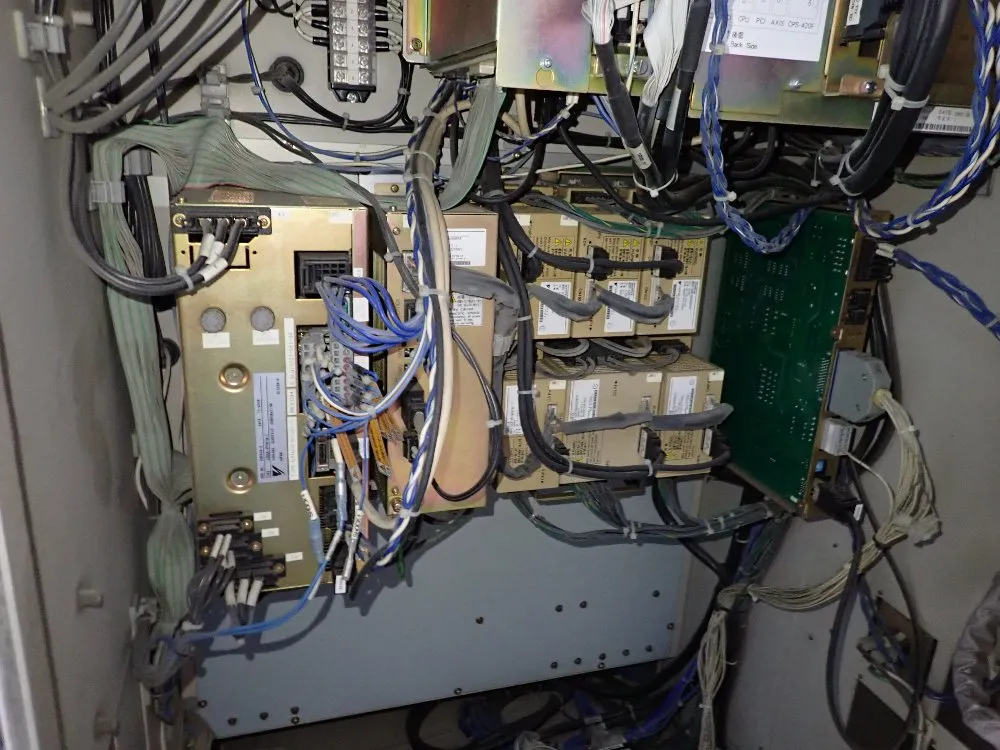 Yaskawamotoman 2005 Yaskawamotoman Yrhp20a10 Robot Cell