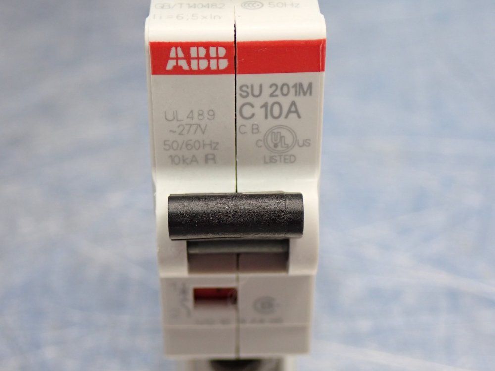 Abb Miniature Circut Breaker 1 Lot Of 2 - 2cds271337r0104