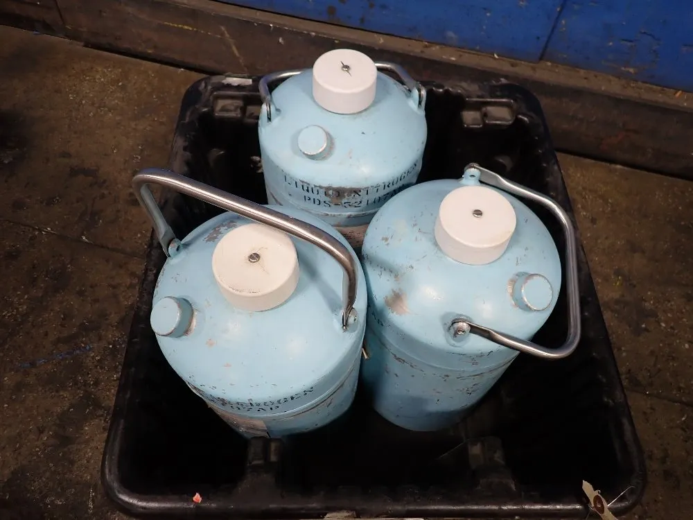 CRYOGENIC DEWAR