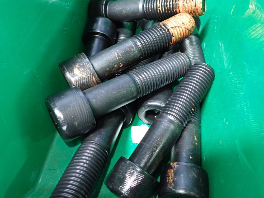  Bolts