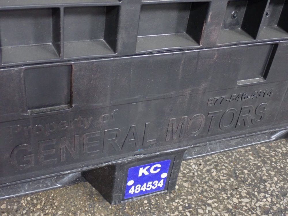 General Motors Collapsible Plastic Basket