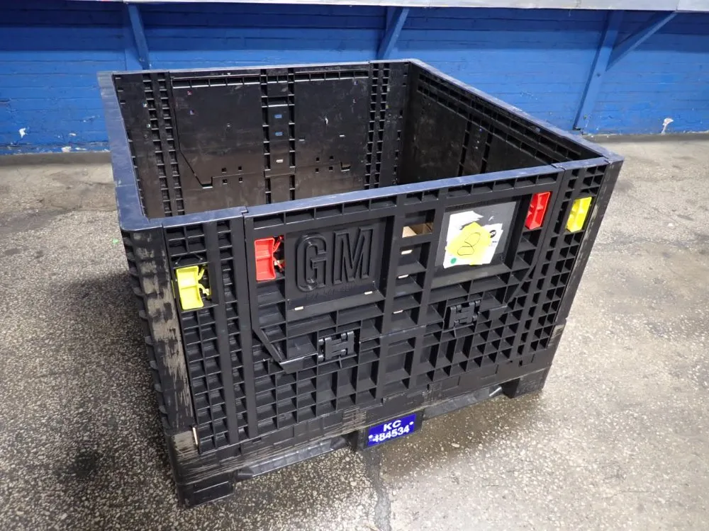 COLLAPSIBLE PLASTIC BASKET