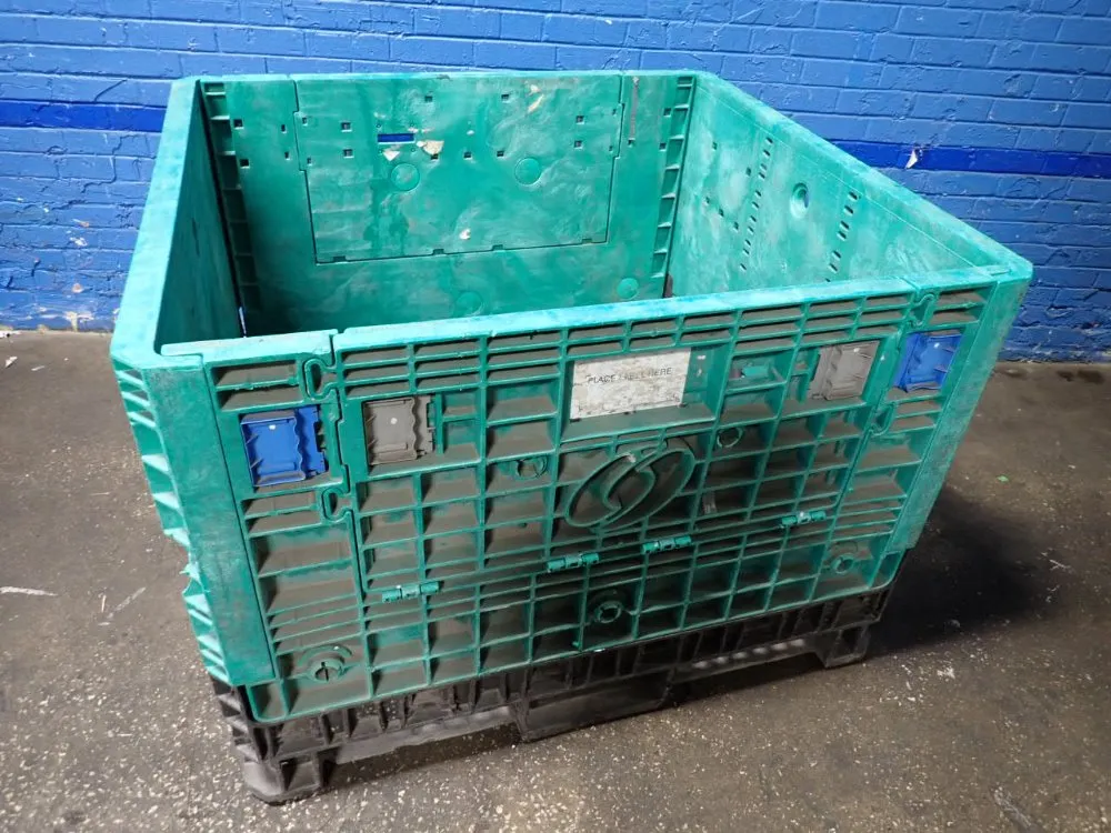 COLLAPSIBLE PLASTIC BASKET