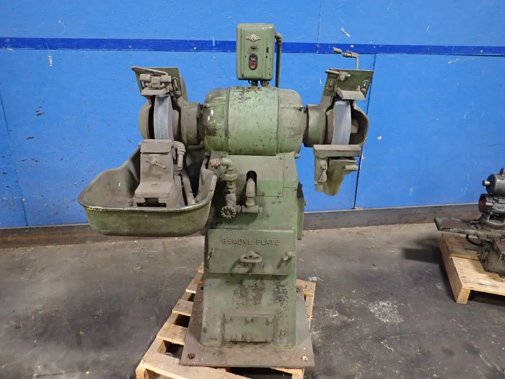 Blount Pedestal Grinder