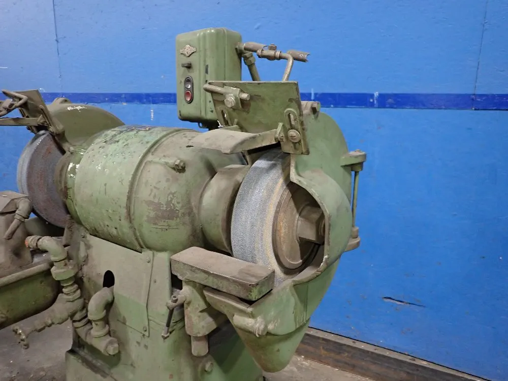 Blount Pedestal Grinder