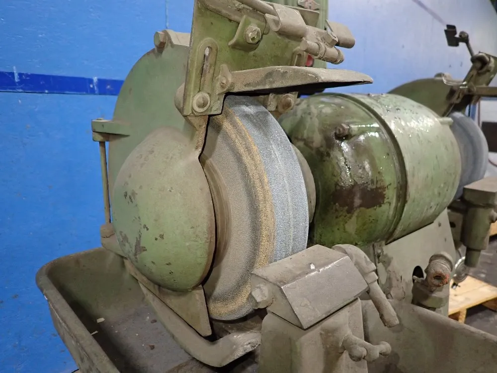 Blount Pedestal Grinder