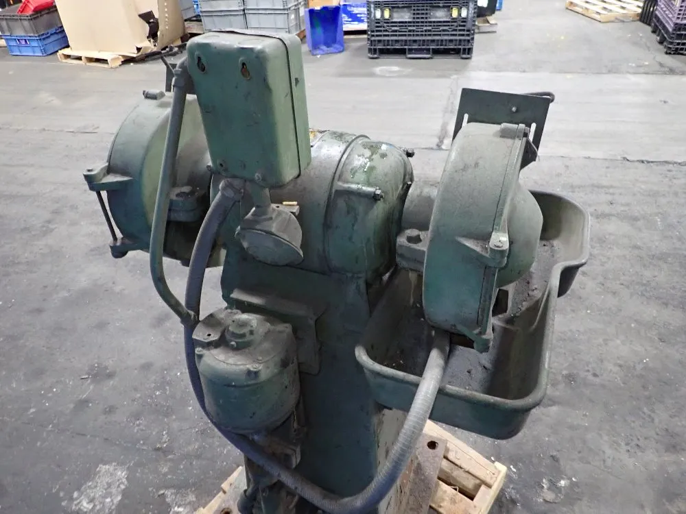 Blount Pedestal Grinder