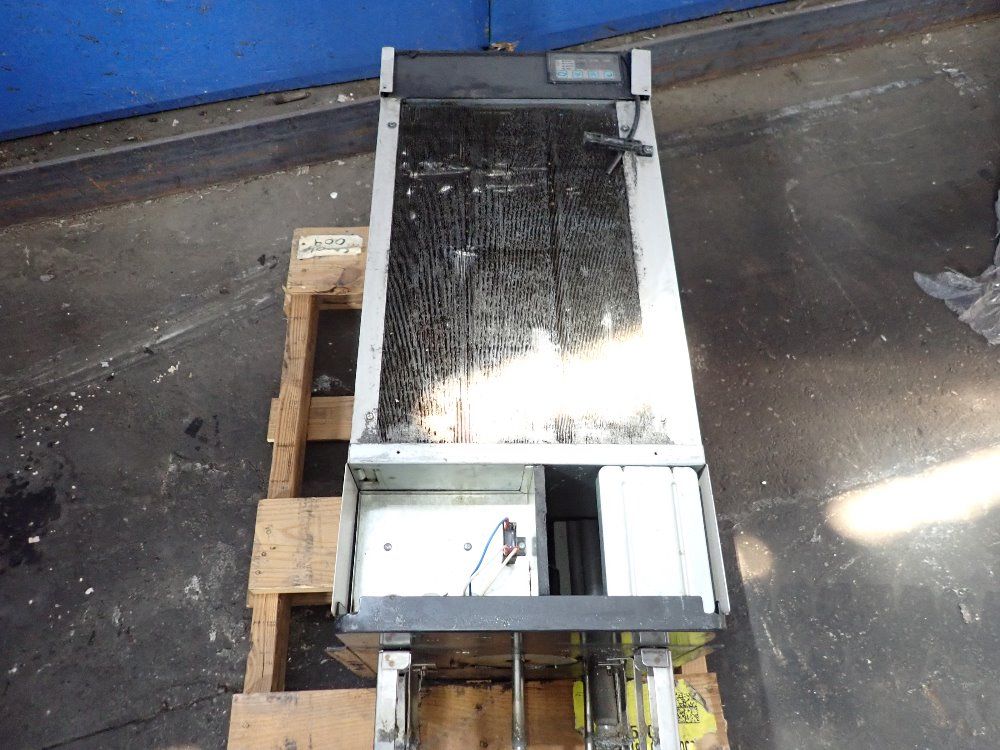 Daikin Oil Cooler - Akzj358