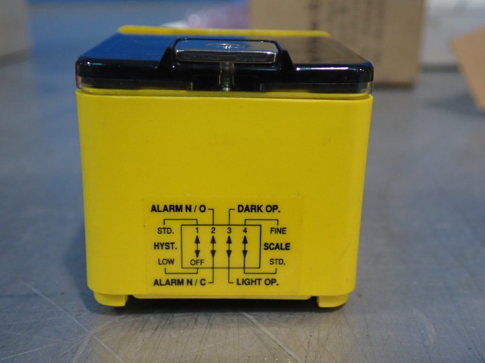 Banner Omni-beam Photoelectric Sensor - Obsr / 27091