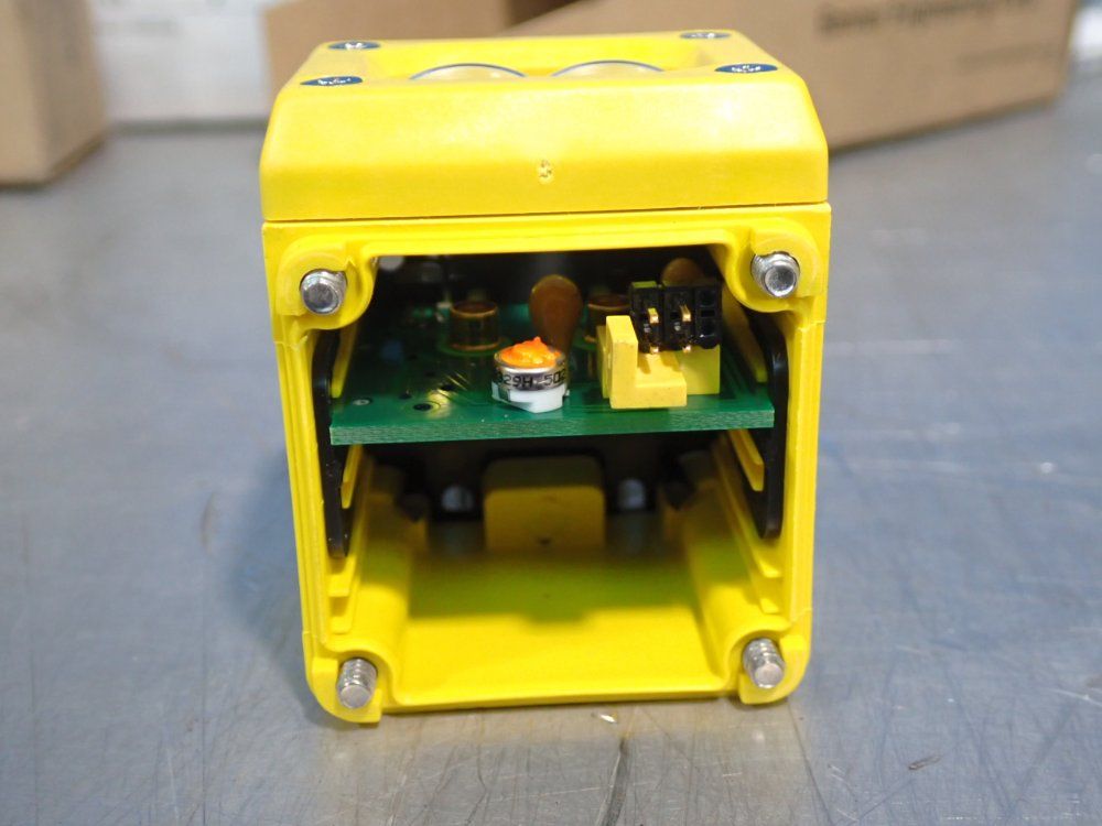 Banner Photoelectric Emitter Sensor - Osbe / 27089