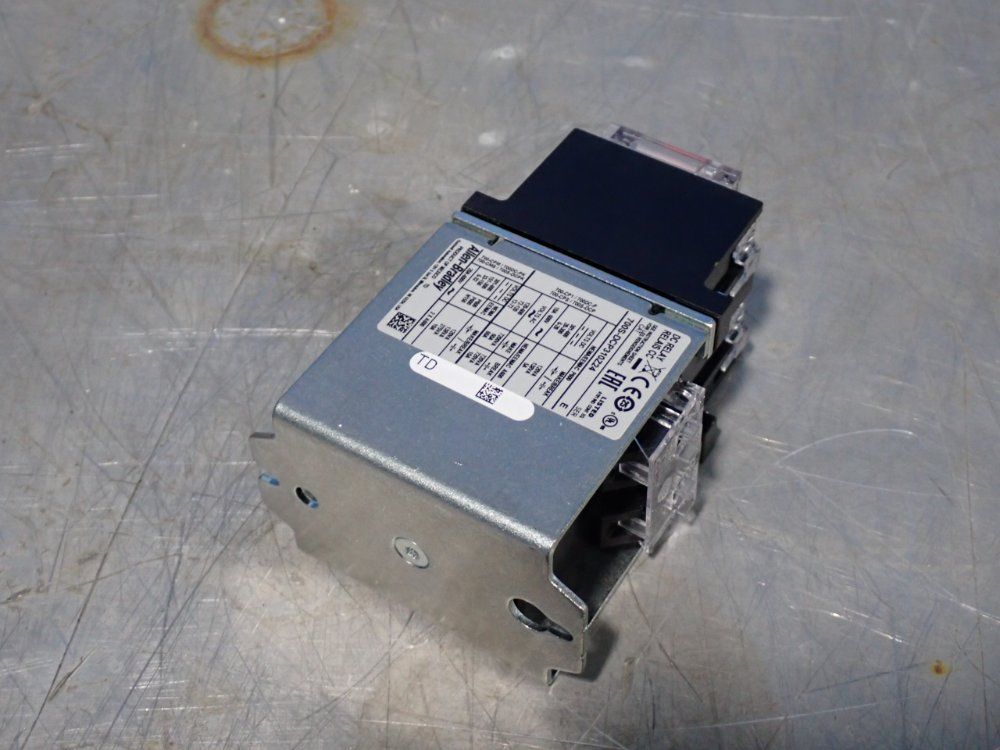 Allen Bradley Series E Safety Control Relay - 700s-dcp310z24