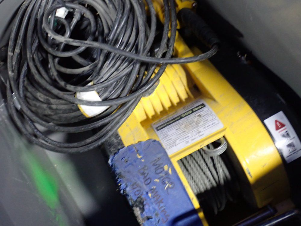 Oz 500 Lbs Electrical Builders Hoist - Obh500