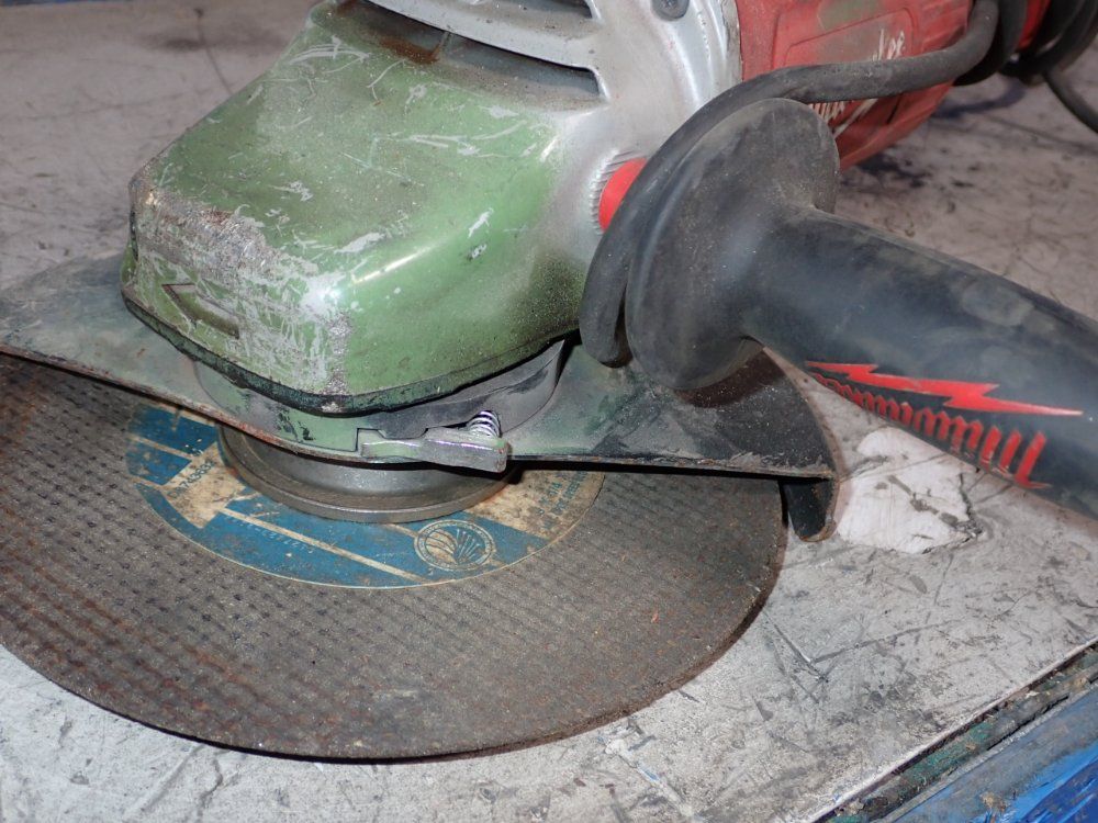 Milwaukee 7" / 9" Grinder - 6089-31