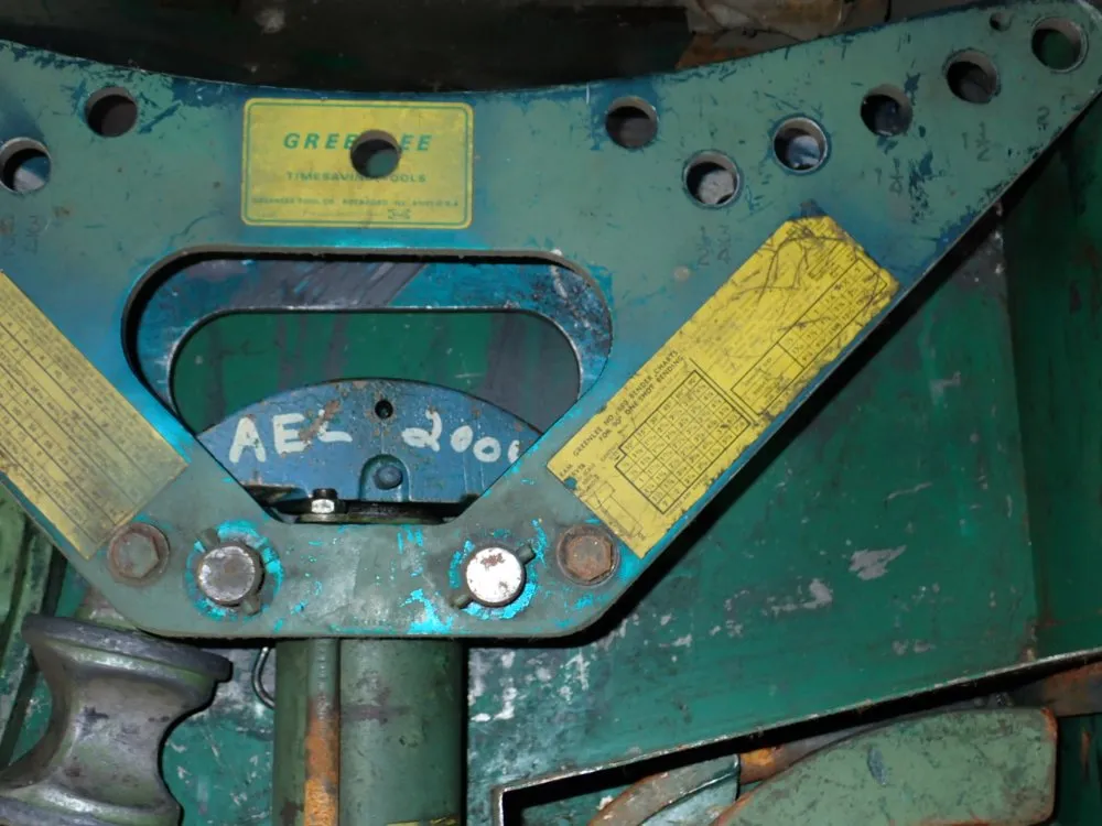 Greenlee 1/2" - 2" Conduit Bender - 880